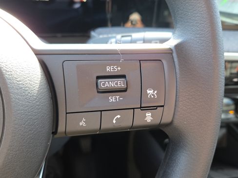 Used 2026 Nissan Kicks SV FWD image 25
