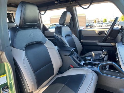 Used 2023 Ford Bronco Wildtrak image 28