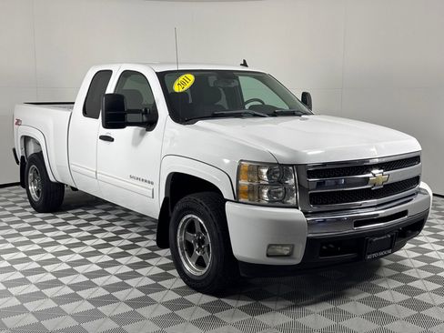 Used 2011 Chevrolet Silverado 1500 LT w/ All-Star Edition image 3