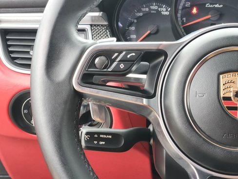 Used 2018 Porsche Macan Turbo image 28