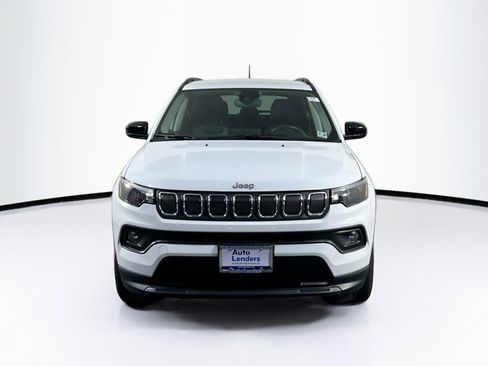 Used 2022 Jeep Compass Latitude w/ Convenience Group AWD/4WD image 2