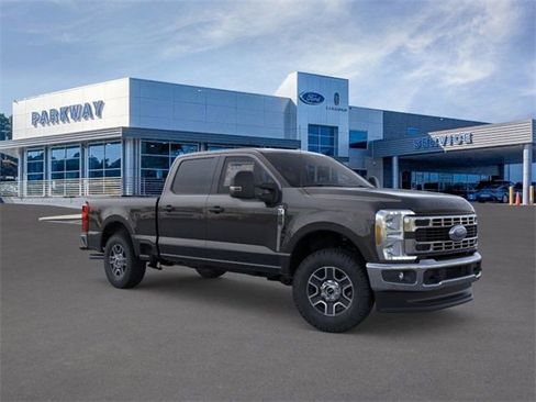 New 2025 Ford F350 XLT w/ FX4 Off-Road Package image 7