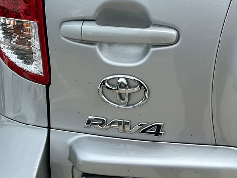 Used 2011 Toyota RAV4 2WD w/ Upgrade Value Pkg image 13