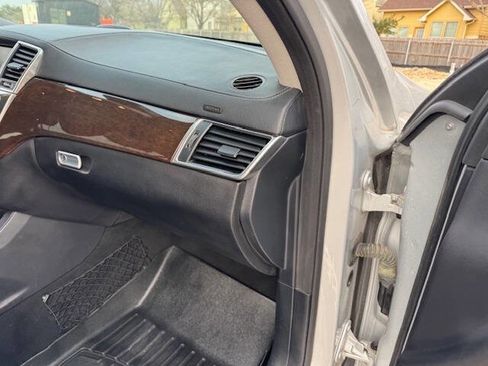 Used 2015 Mercedes-Benz GL 450 4MATIC image 36