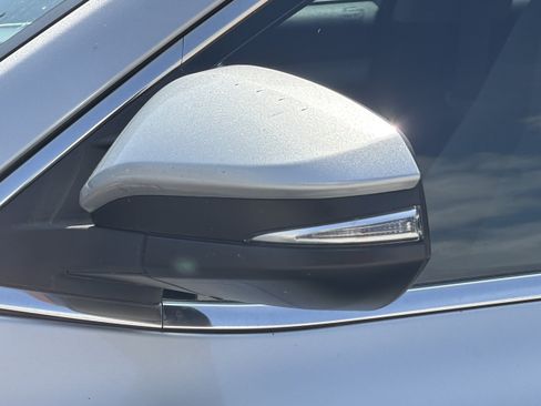 Used 2018 Toyota Highlander LE FWD image 33