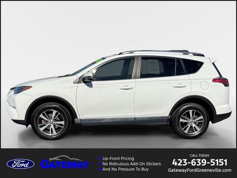 Used 2018 Toyota RAV4 XLE image 1