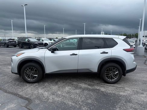 Used 2025 Nissan Rogue S FWD image 19