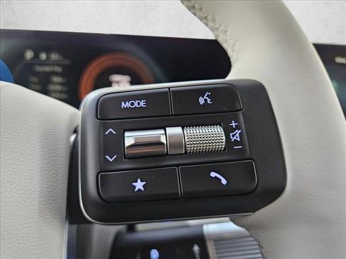 Certified 2025 Hyundai Santa Fe SEL image 14