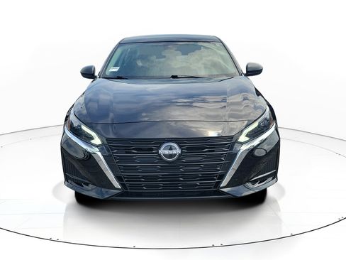 Used 2025 Nissan Altima 2.5 SV image 2