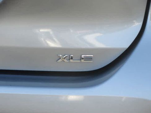Certified 2022 Toyota Highlander XLE image 10