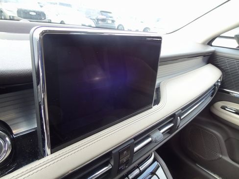 Used 2021 Lincoln Corsair FWD image 10