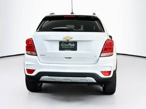 Used 2017 Chevrolet Trax LT w/ LT Convenience Package FWD image 7