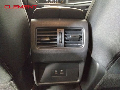 Used 2023 Nissan Rogue SV FWD image 28