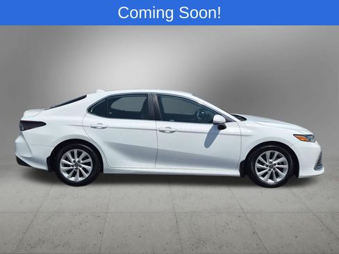 Used 2022 Toyota Camry LE FWD image 7