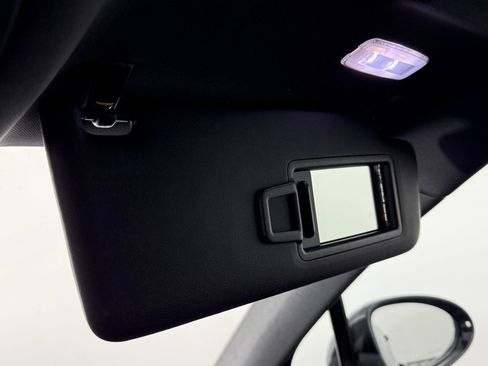 New 2025 Porsche Macan image 28