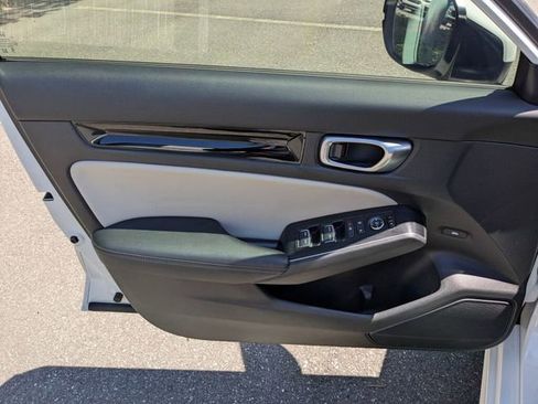 Certified 2024 Honda Civic Touring image 30