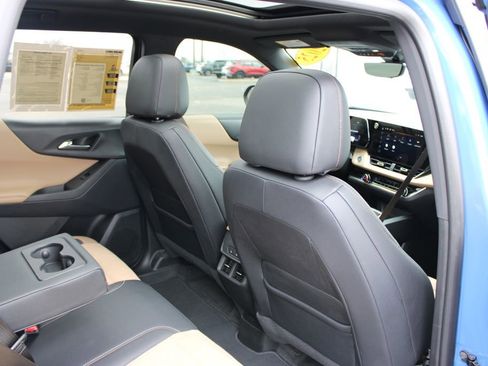 Used 2025 Chevrolet Equinox ACTIV w/ Safety and Technology Package image 35