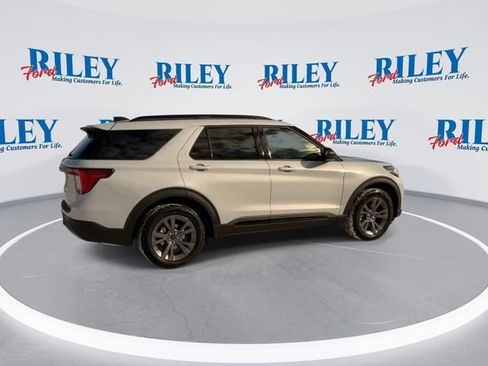 New 2026 Ford Explorer Active w/ Active Comfort Package image 8