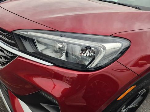 Used 2020 Buick Encore GX Select image 23