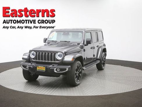 Used 2025 Jeep Wrangler Unlimited Sahara AWD/4WD image 50