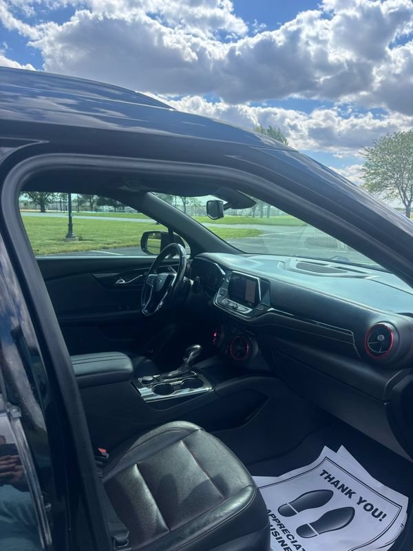Used 2019 Chevrolet Blazer RS w/ Sun and Wheels Package FWD image 14