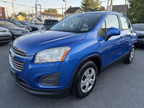 Used 2016 Chevrolet Trax LS FWD image 2