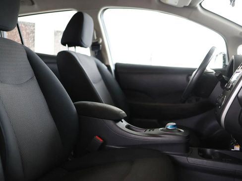 Used 2014 Nissan Leaf S image 17