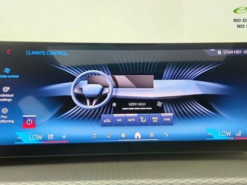 Used 2025 BMW i4 M50 AWD/4WD image 46