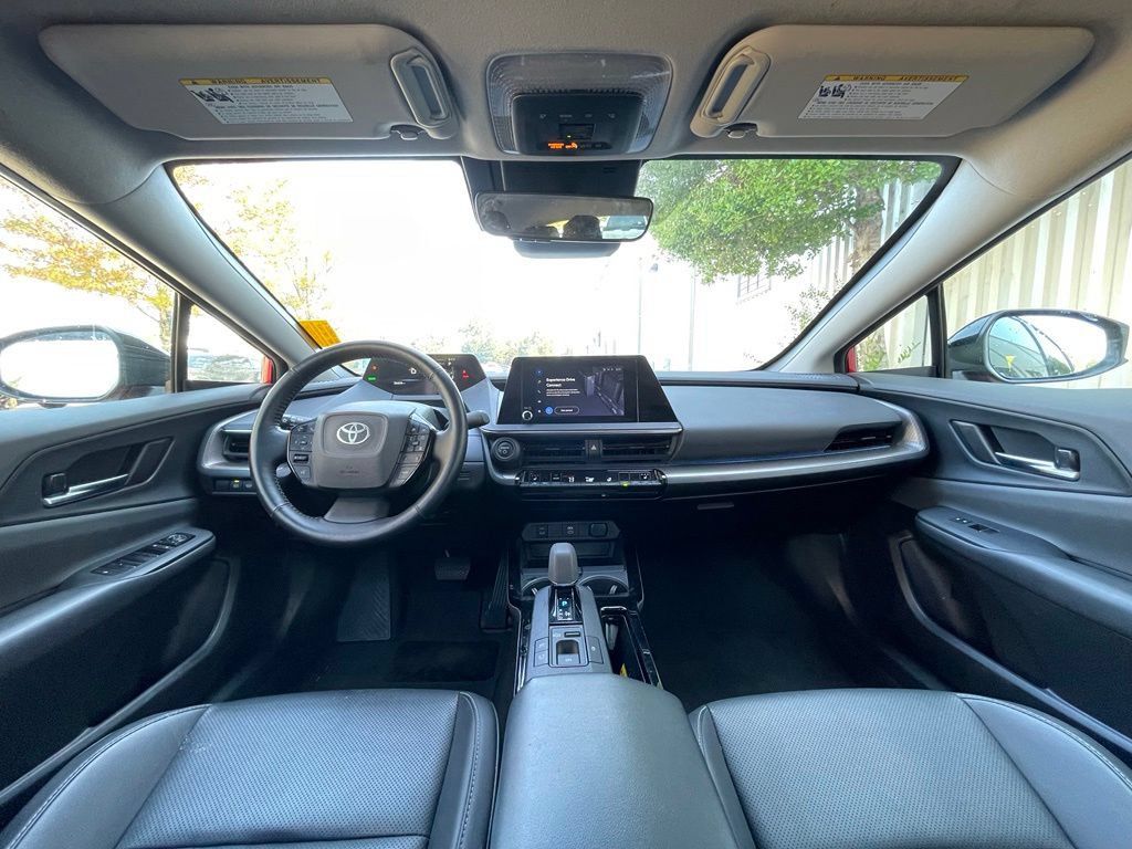Used 2025 Toyota Prius XLE FWD image 29