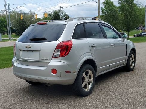 Used 2013 Chevrolet Captiva Sport LT w/ Convenience Package FWD image 4