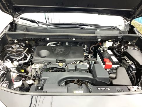 Used 2022 Toyota RAV4 XLE image 16