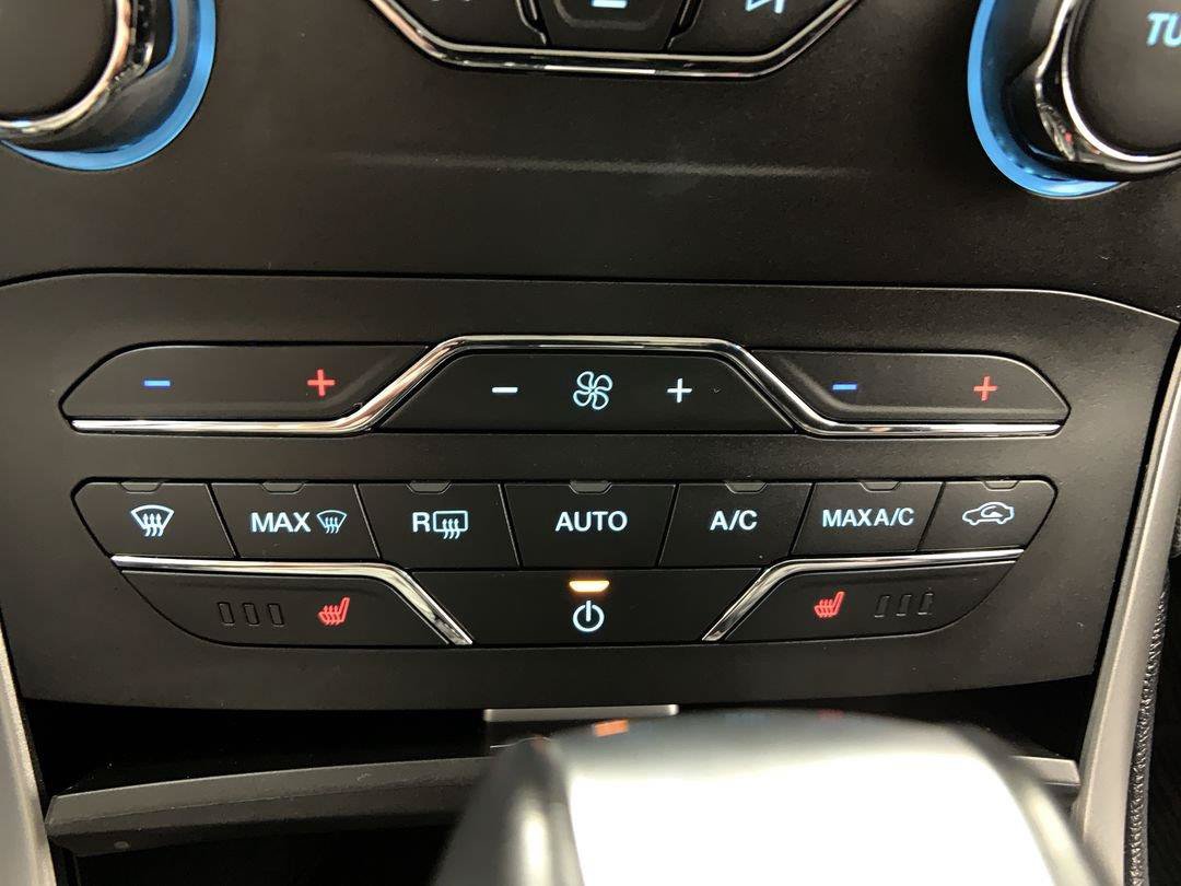 Used 2017 Ford Edge SEL w/ Equipment Group 201A AWD/4WD image 32