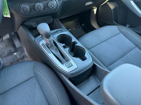 Used 2025 Chevrolet Trax LS w/ LS Convenience Package FWD image 18