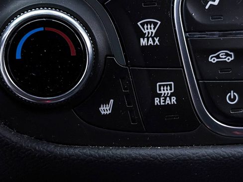 Used 2022 Chevrolet Equinox LT image 17