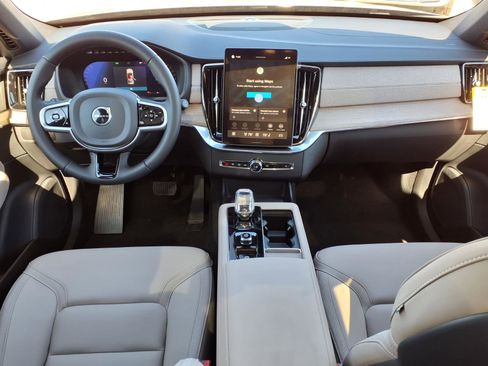 New 2026 Volvo XC90 B6 Plus w/ Protection Package Premier image 11