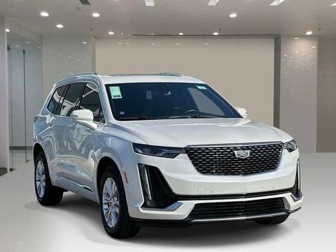 Certified 2024 Cadillac XT6 Luxury w/ LPO, Floor Liner Package AWD/4WD image 11