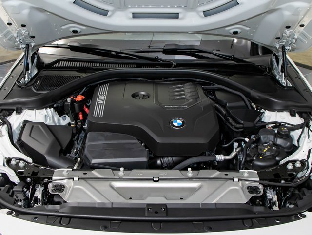 Used 2026 BMW 230i xDrive Coupe w/ Convenience Package AWD/4WD image 5
