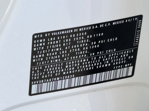 Certified 2019 Volkswagen Tiguan SE w/ Panoramic Sunroof Package image 41