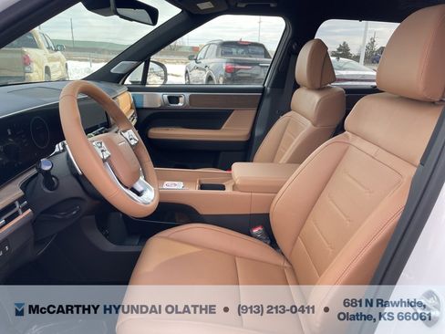 Used 2025 Hyundai Santa Fe Limited image 4