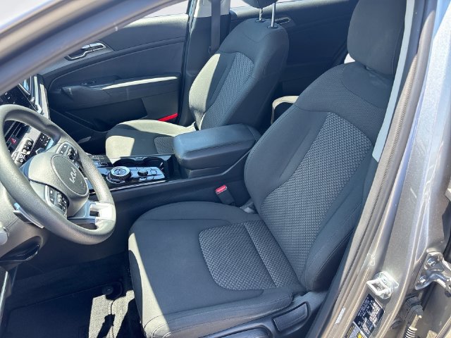 Used 2023 Kia Sportage LX AWD/4WD image 11