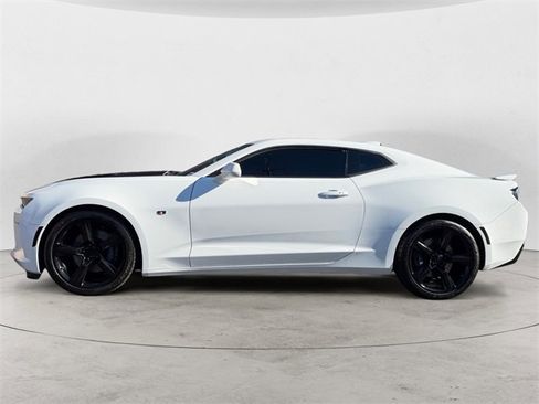 Used 2018 Chevrolet Camaro SS image 2