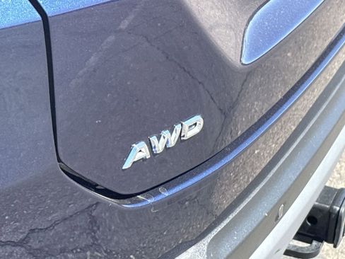 Used 2025 Honda Pilot Elite image 34