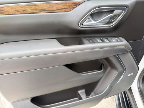 Used 2024 Chevrolet Tahoe Premier AWD/4WD image 12