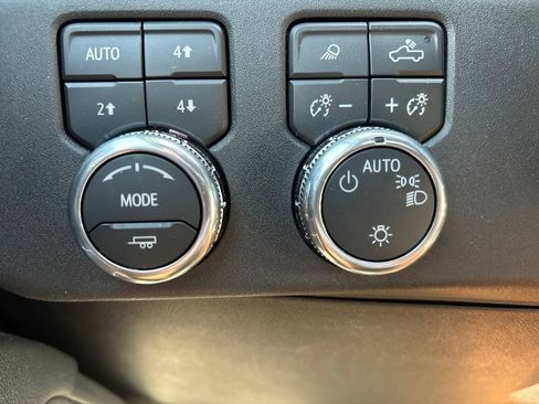 Used 2026 GMC Sierra 1500 SLE AWD/4WD image 14