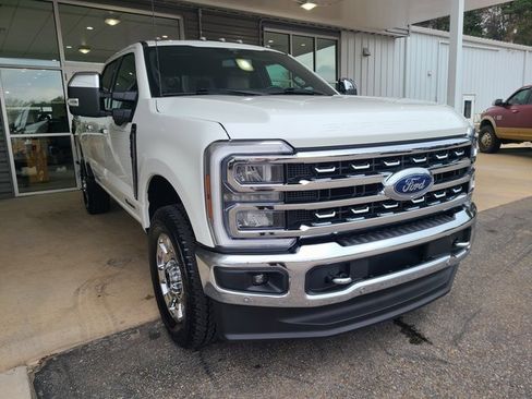Used 2024 Ford F350 Lariat w/ Lariat Ultimate Package image 2