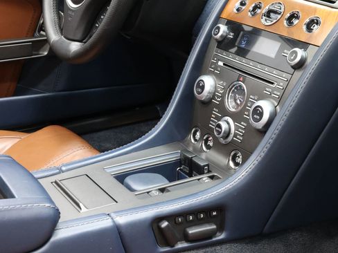 Used 2014 Aston Martin V8 Vantage Roadster image 72