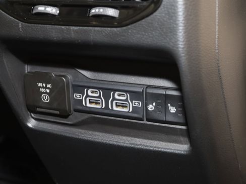 Used 2024 Jeep Grand Cherokee Limited w/ Luxury Tech Group II image 15