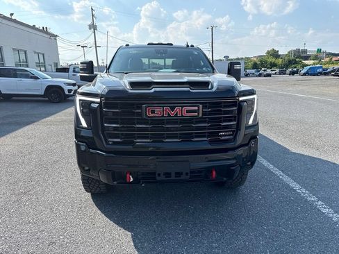 Used 2025 GMC Sierra 2500 AT4X AWD/4WD image 9