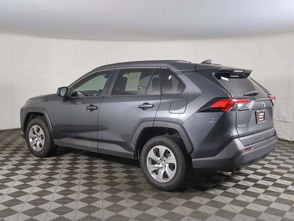 Used 2020 Toyota RAV4 LE FWD image 6