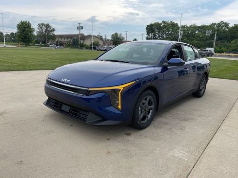 New 2026 Kia K4 FWD image 2